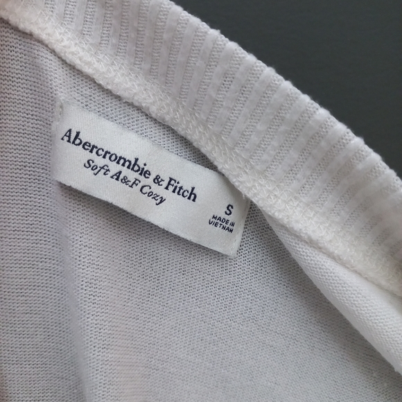 Abercrombie Smocked Top S Ivory Soft A&F Cozy Cropped Boatneck Drop Long Sleeves - Picture 4 of 5